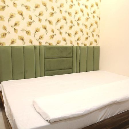 Hotel Keshavam Inn Mathura Zewnętrze zdjęcie