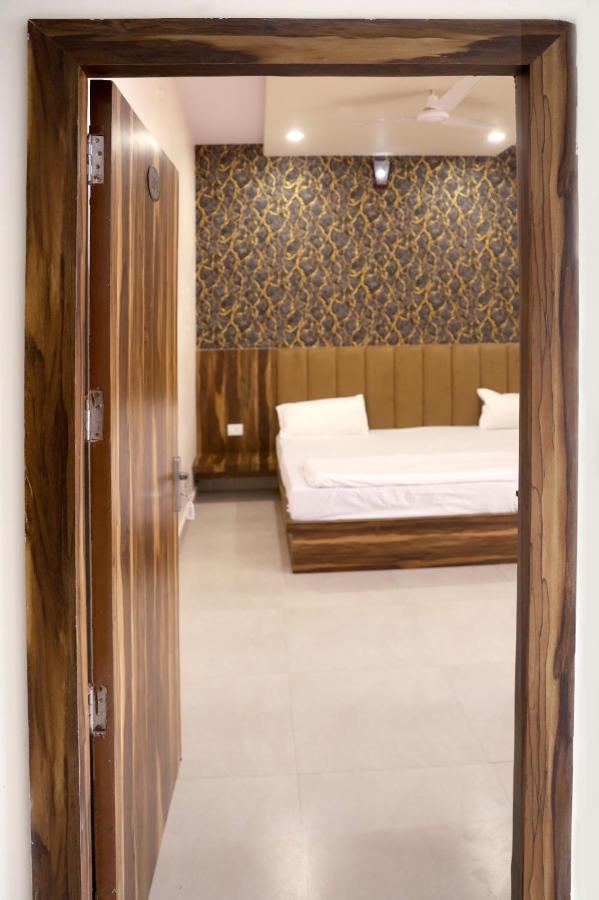 Hotel Keshavam Inn Mathura Zewnętrze zdjęcie